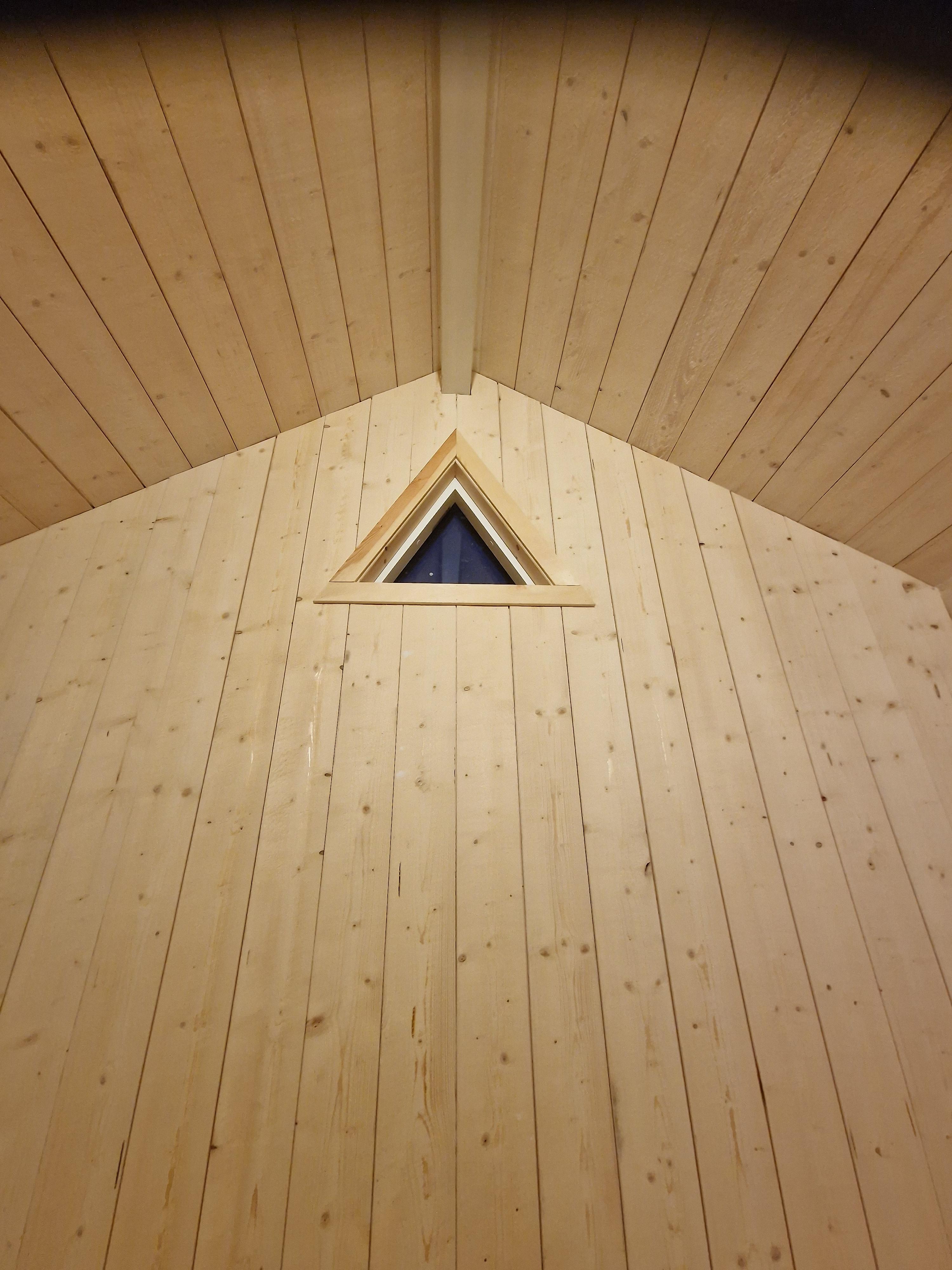 Innepanel och obehandlade furufoder